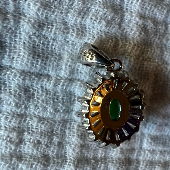 World Class 1.7 ctw Emerald Necklace - Picture 7 of 7